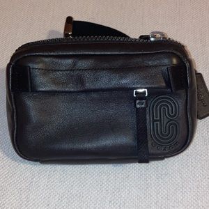 BLACK FRIDAY MEN'S COACH MESSENGER & CROSSBODY BAGS.